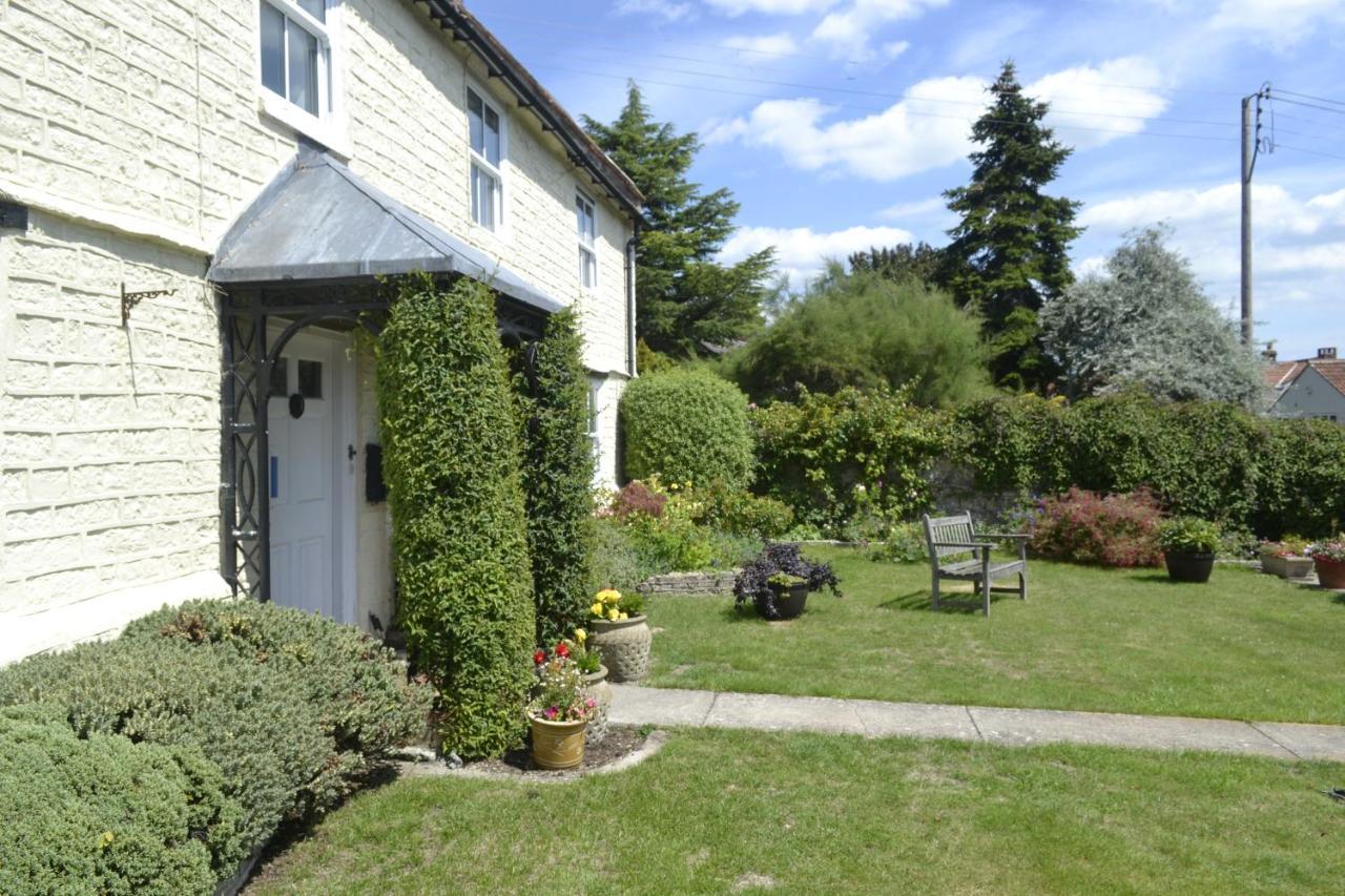 The Lawns Tea Room And B&B Ashcott Exterior photo